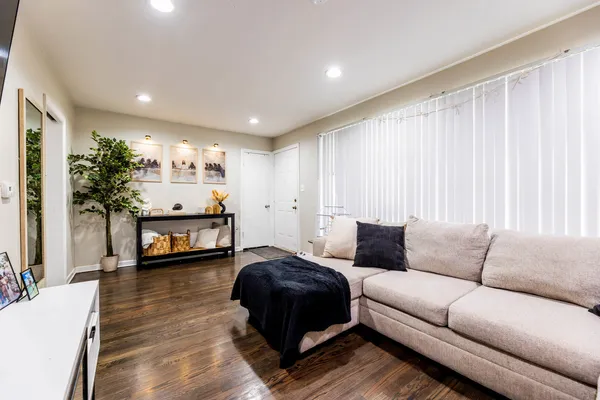 $314,900 | 7124 South Kedzie Avenue, Chicago, IL 60629
