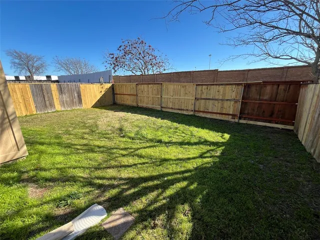 $1,900 | 3840 Scarsdale Lane, Dallas, TX 75227