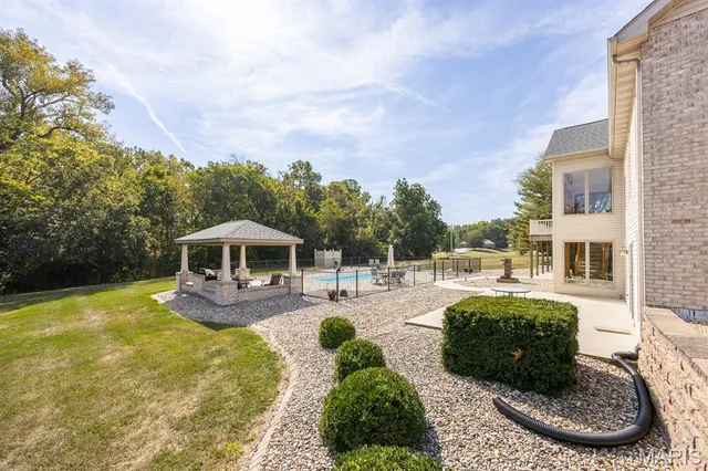 $785,000 | 71 Josiah Lane, Millstadt, IL 62260