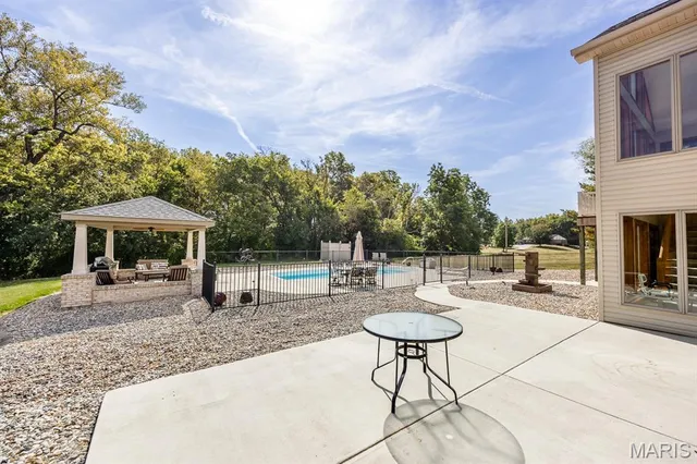 $785,000 | 71 Josiah Lane, Millstadt, IL 62260