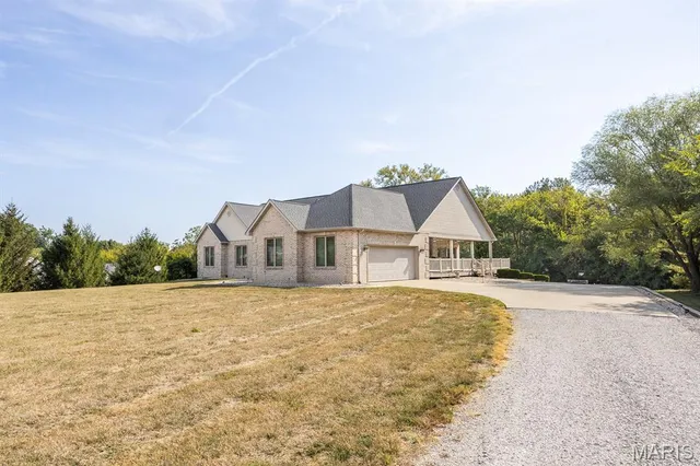 $785,000 | 71 Josiah Lane, Millstadt, IL 62260
