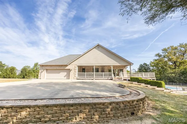 $785,000 | 71 Josiah Lane, Millstadt, IL 62260