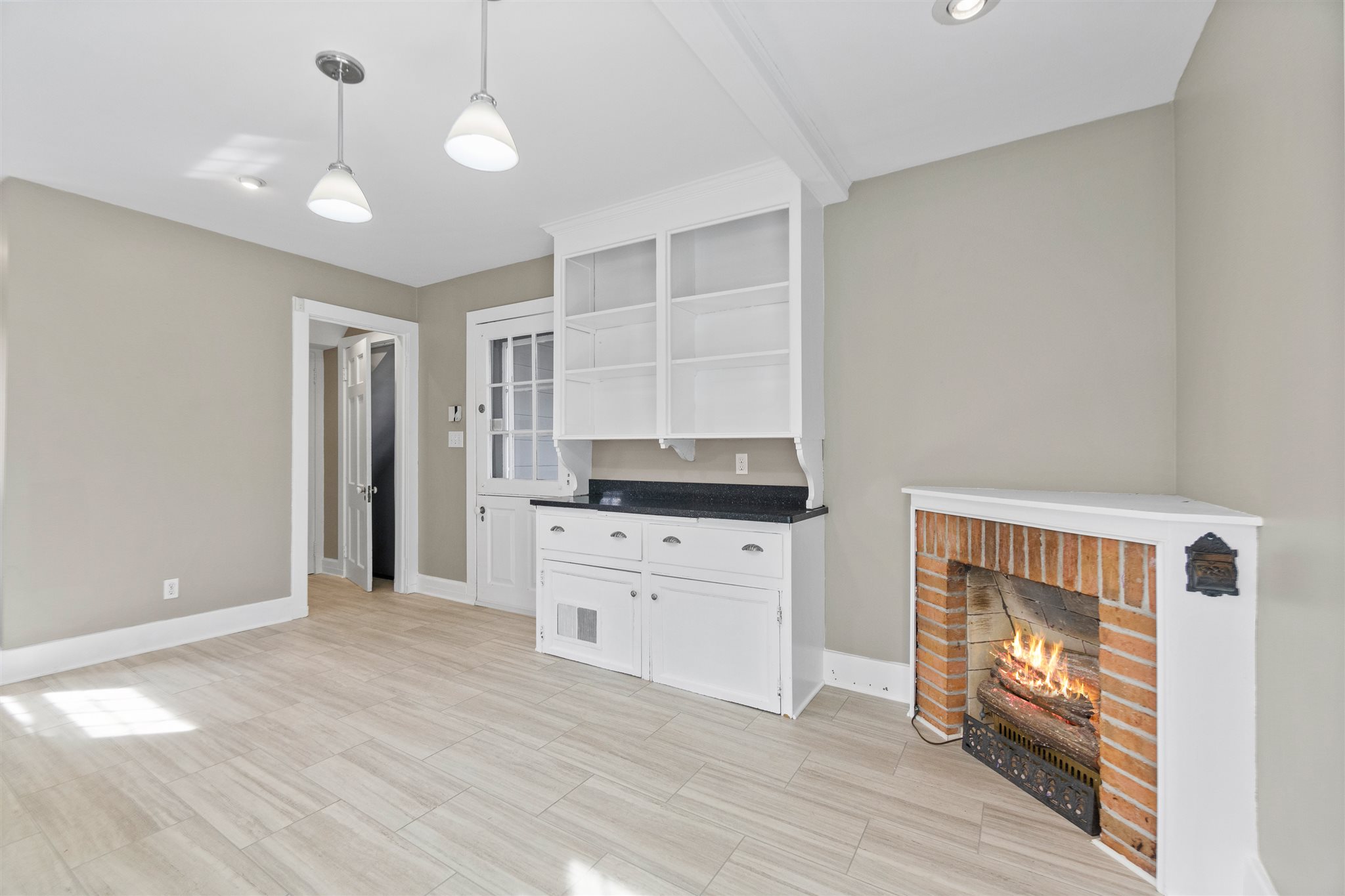910 West Rudisill Boulevard Fort Wayne, IN 46807 - Photo 14 of 36 Gallery Image 14