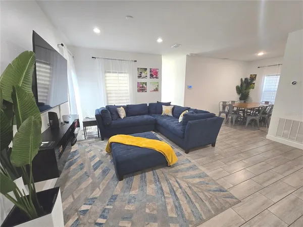 $2,295 | 4663 Conley Street, Orlando, FL 32811