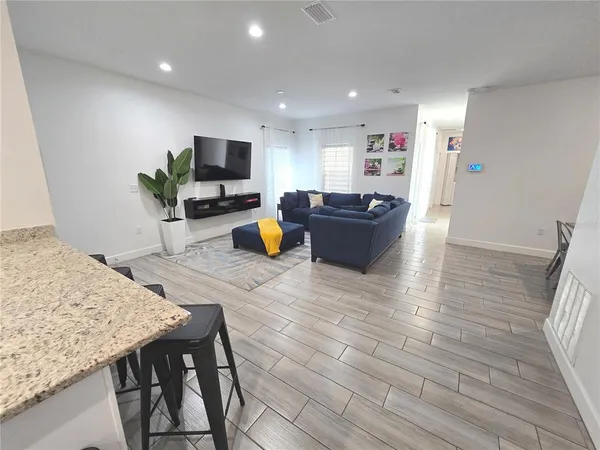 $2,295 | 4663 Conley Street, Orlando, FL 32811