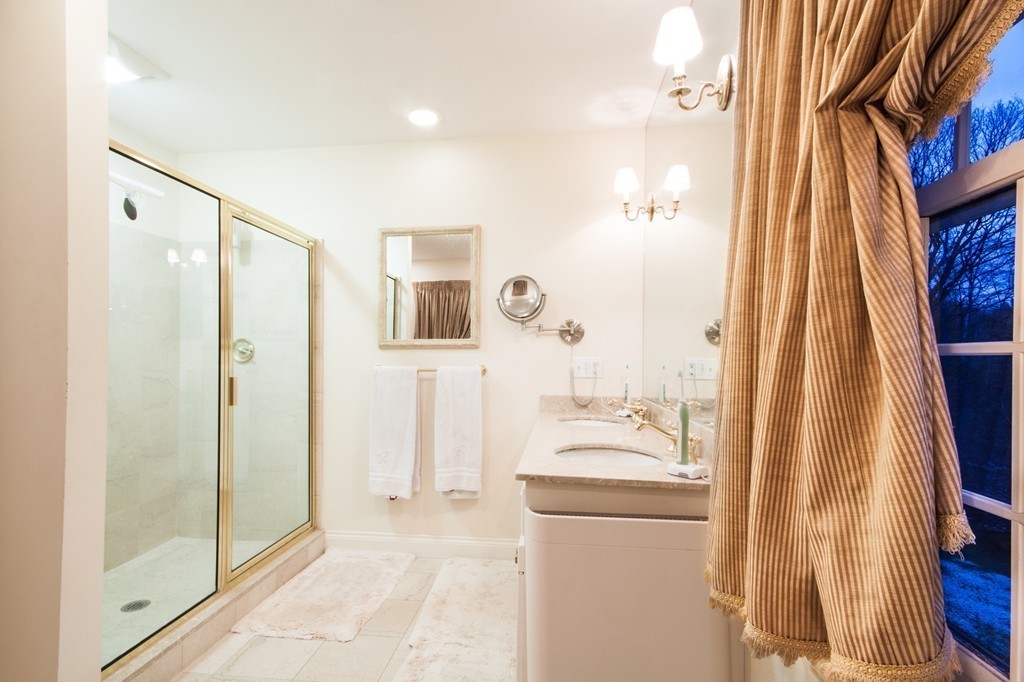 42 Walker Road Manchester, MA 01944 - Photo 14 of 29 Gallery Image 14