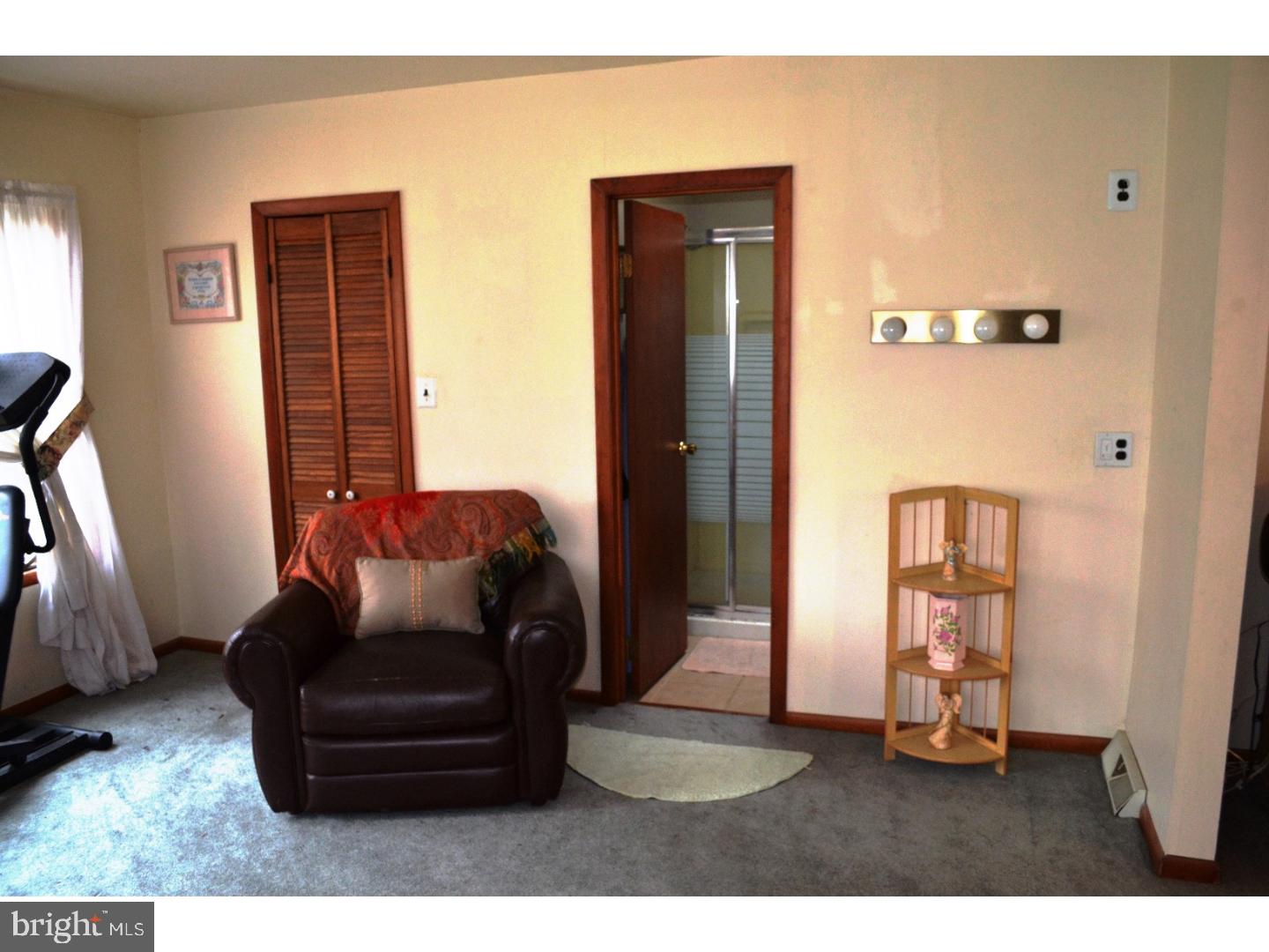 292 Centennial Road Warminster, PA 18974 - Photo 14 of 25 Gallery Image 14