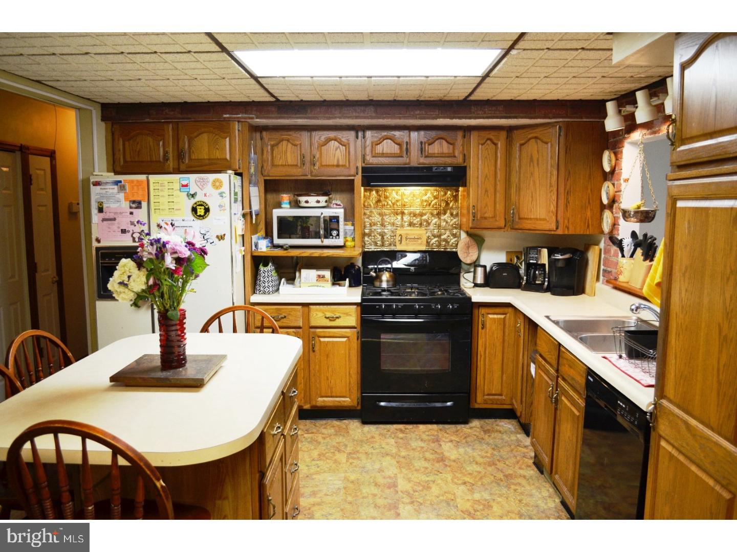 292 Centennial Road Warminster, PA 18974 - Photo 5 of 25 Gallery Image 5