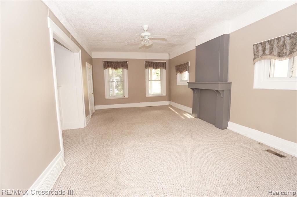 2708 Riverside Drive Trenton, MI 48183 - Photo 4 of 17