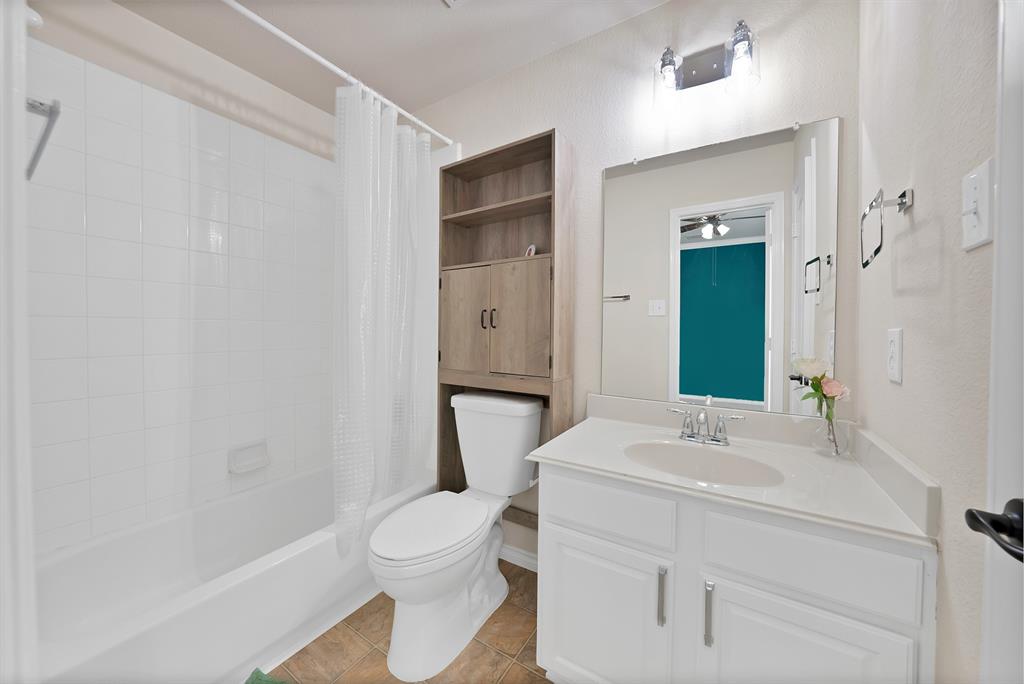3822 Spring Run Lane Melissa, TX 75454 - Photo 38 of 39 2nd floor Bathroom 4