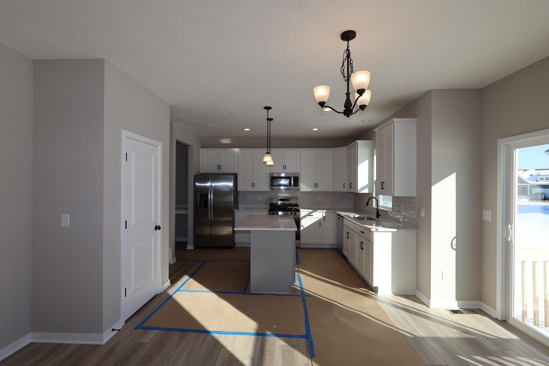 305 Cherry Hills Road Commercial Point, OH 43116 - Photo 4 of 18 Kitchen