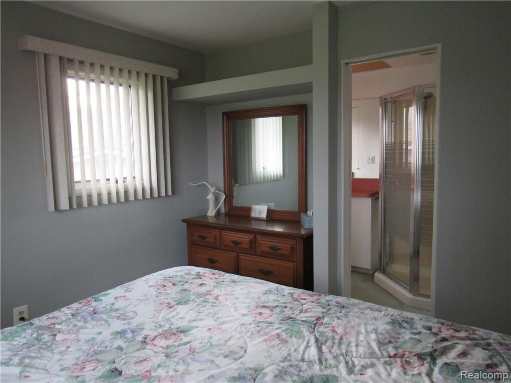 2611 Manchester Road Ann Arbor, MI 48104 - Photo 19 of 40 IMG_0947.JPG