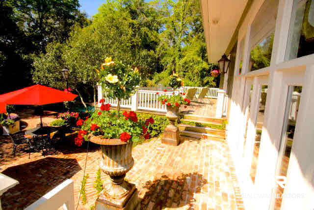307 Cameron Court Daphne, AL 36526 - Photo 35 of 43 back patio
