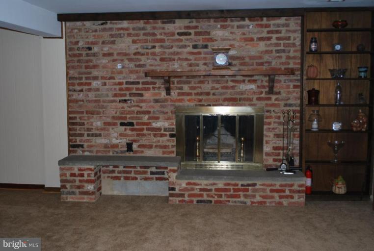 10602 Glenwild Road Silver Spring, MD 20901 - Photo 17 of 20 Family Room