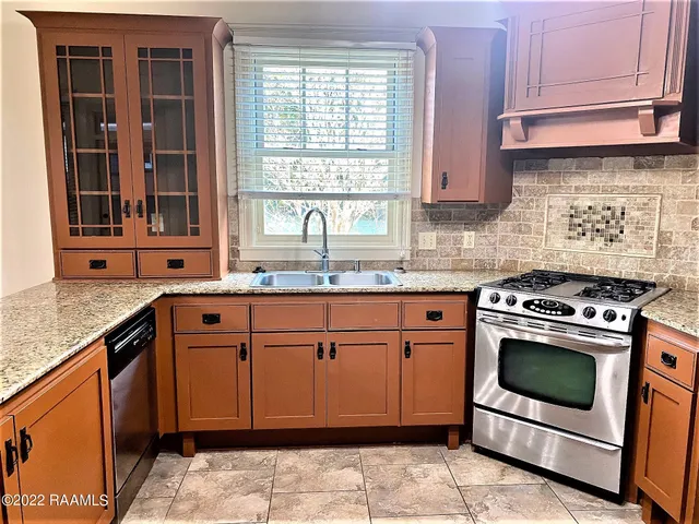 $2,000 | 111 Hallmark Avenue, Lafayette, LA 70508