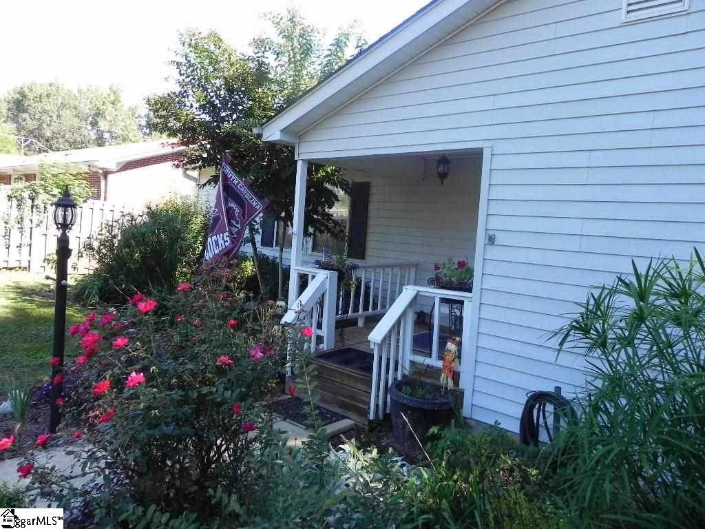 831 Scuffletown Road Simpsonville, SC 29681 - Photo 2 of 30 Gallery Image 2