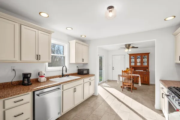 $360,000 | 710 Daisy Court, Seneca, IL 61360