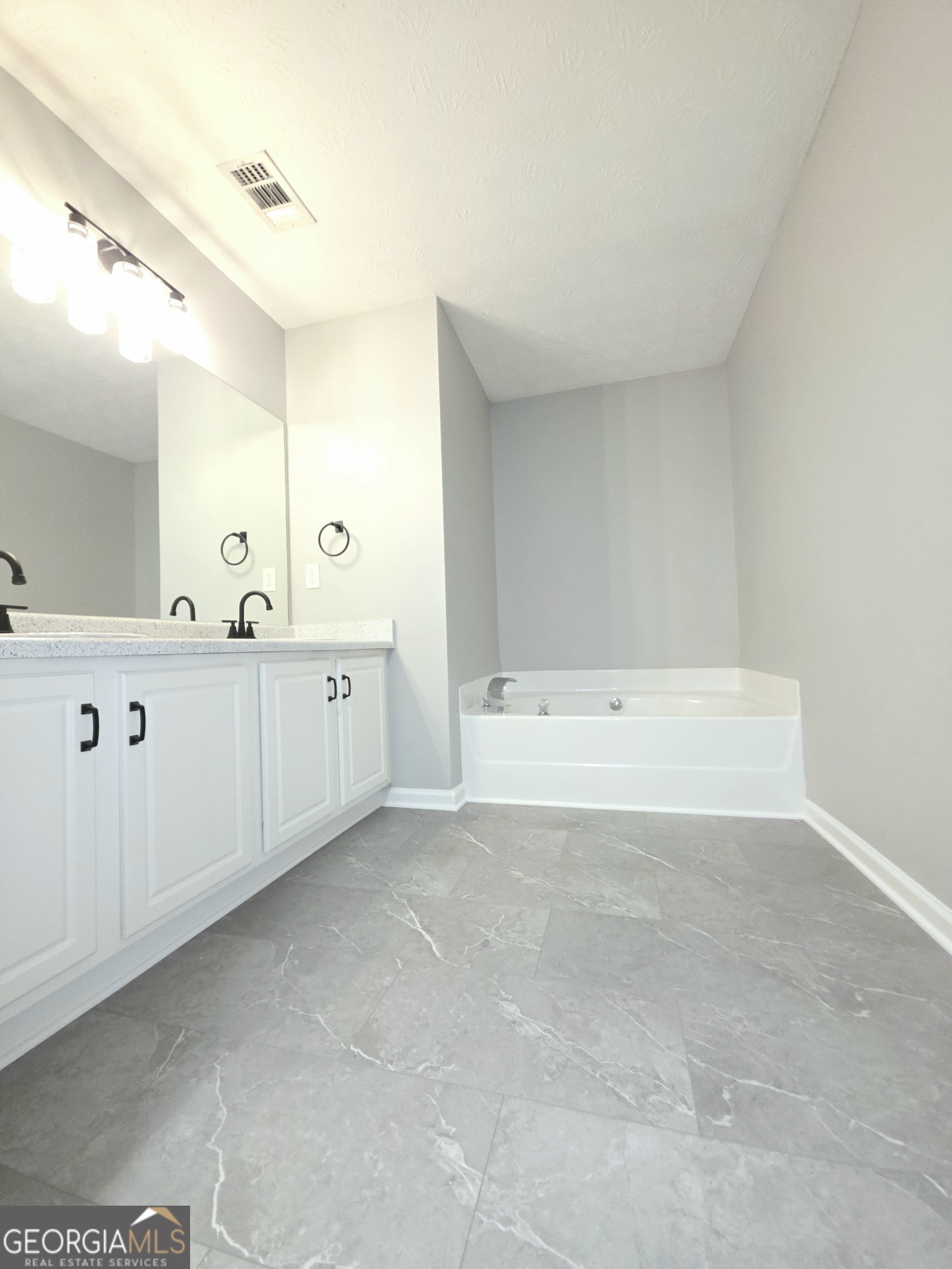 4748 Highpoint Way Atlanta, GA 30349 - Photo 16 of 28