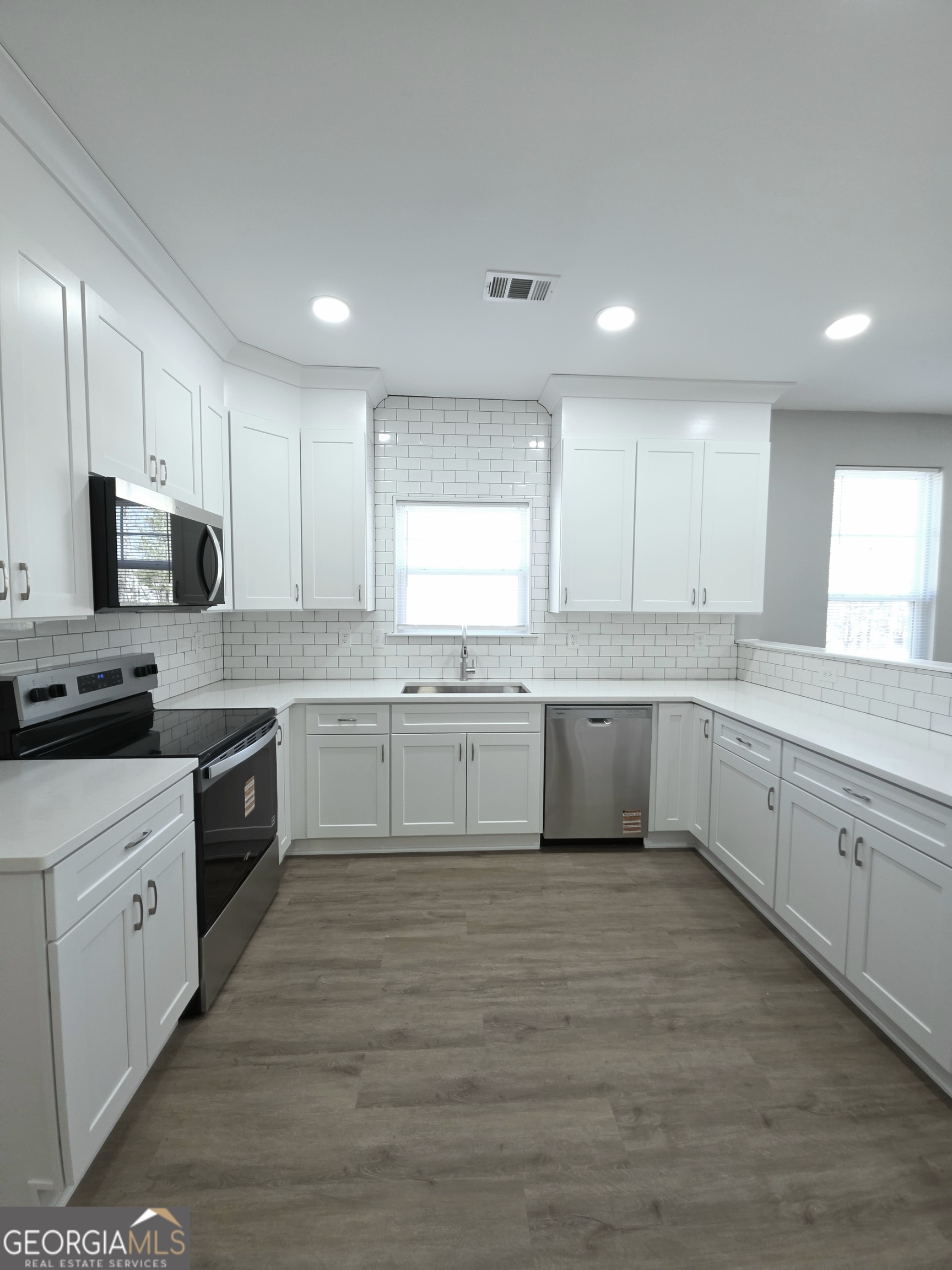 4748 Highpoint Way Atlanta, GA 30349 - Photo 7 of 28