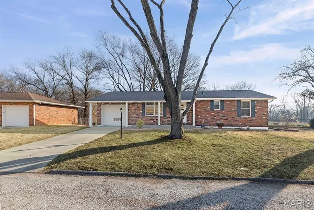 $259,900 | 4407 Thadway Drive, Alton, IL 62002