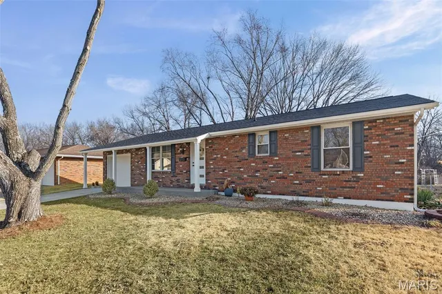 $259,900 | 4407 Thadway Drive, Alton, IL 62002