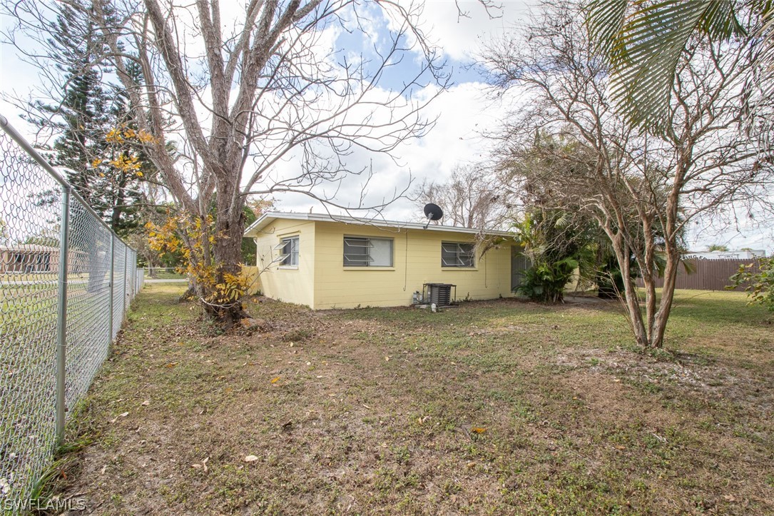 203 Jersey Road West Lehigh Acres, FL 33936 - Photo 26 of 27 Gallery Image 26