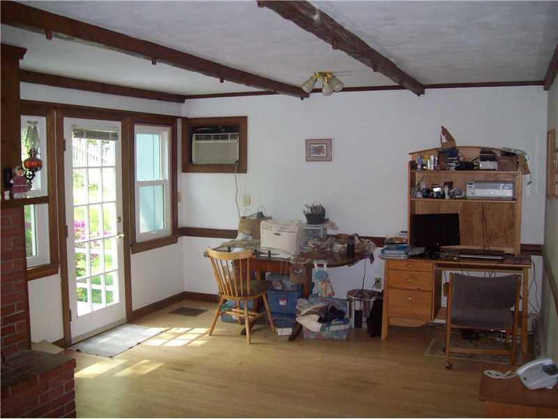 367 Southside Road York, ME 03909 - Photo 12 of 21 Den/Family/Great Room.