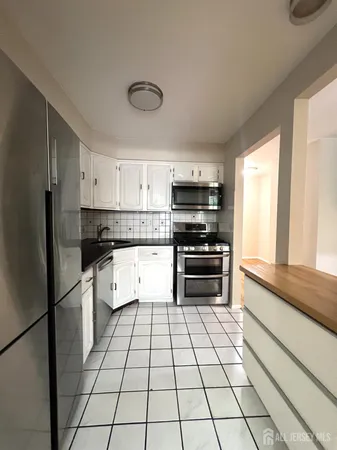 $469,000 | 143 Wilcox Court, Old Bridge, NJ 07747