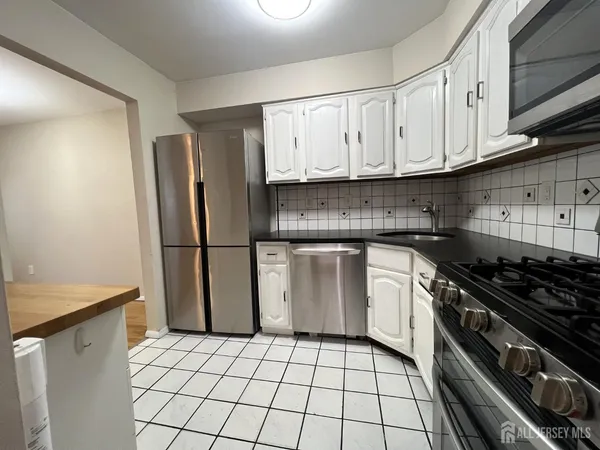 $469,000 | 143 Wilcox Court, Old Bridge, NJ 07747