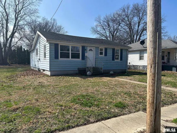 $132,599 | 1010 East Esther Street, Taylorville, IL 62568
