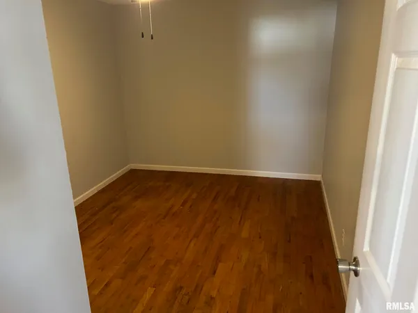 $132,599 | 1010 East Esther Street, Taylorville, IL 62568