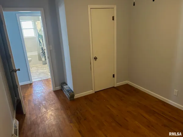 $132,599 | 1010 East Esther Street, Taylorville, IL 62568