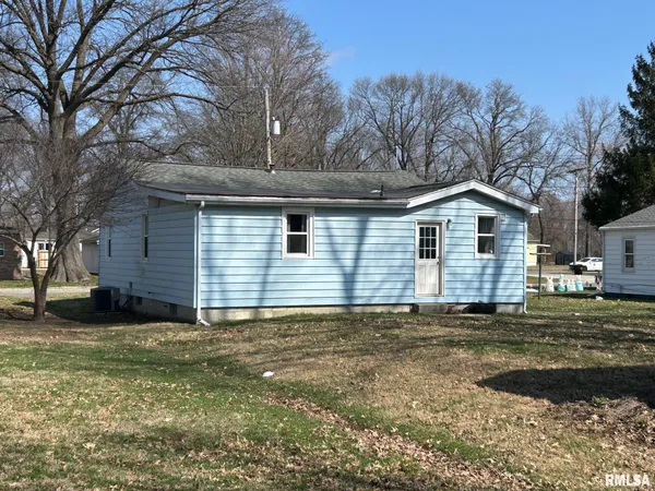$132,599 | 1010 East Esther Street, Taylorville, IL 62568