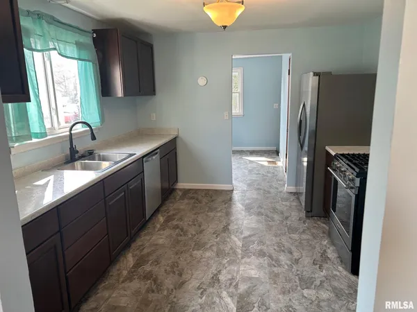 $132,599 | 1010 East Esther Street, Taylorville, IL 62568