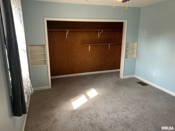 $132,599 | 1010 East Esther Street, Taylorville, IL 62568