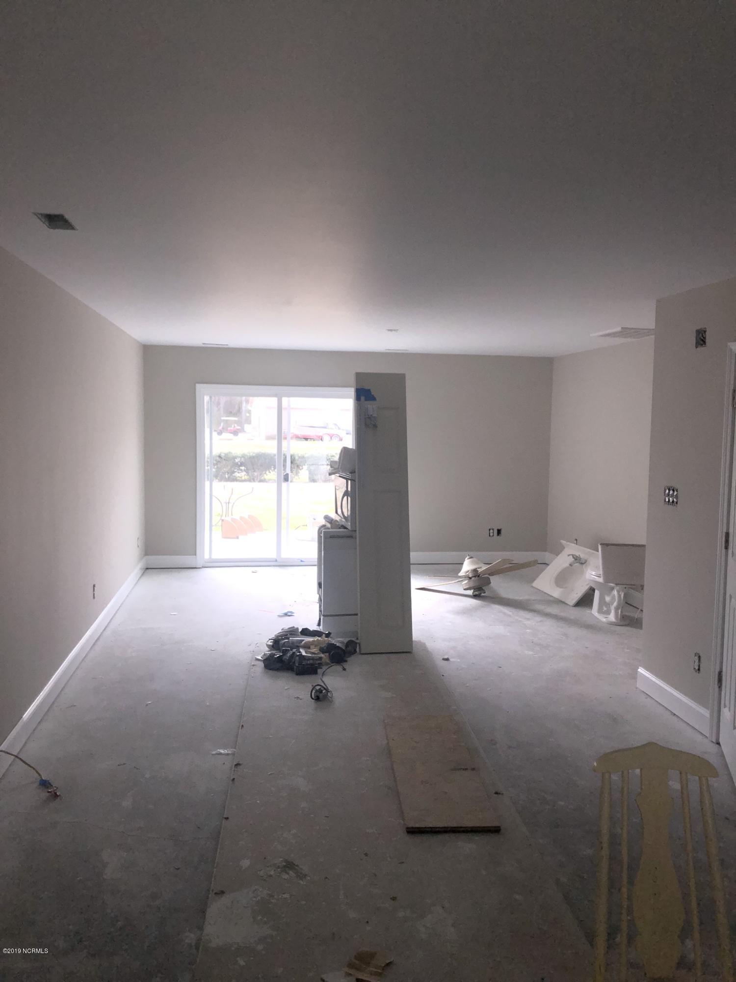 601 Peletier Loop Road, Unit B8 Swansboro, NC 28584 - Photo 3 of 6 Main Floor