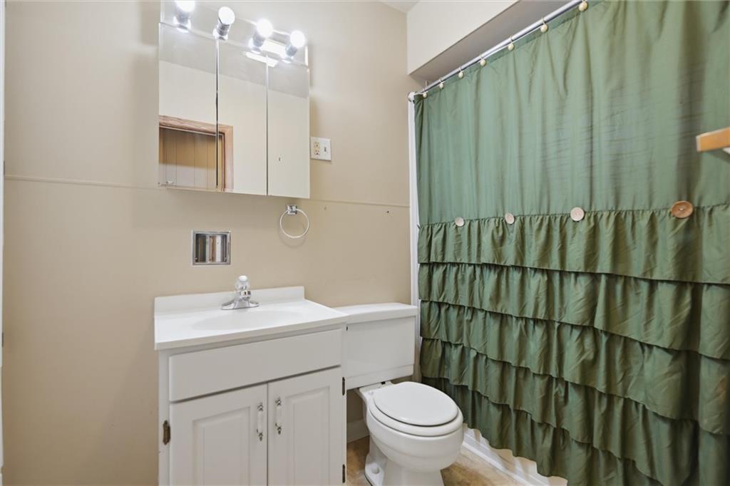2907 Old Plank Road New Castle, PA 16105 - Photo 19 of 30 Accessory unit bath