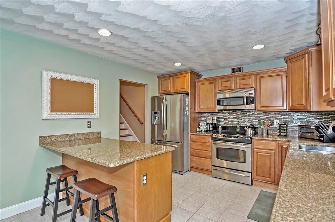 108 West Wrentham Road Cumberland, RI 02864 - Photo 3 of 21
