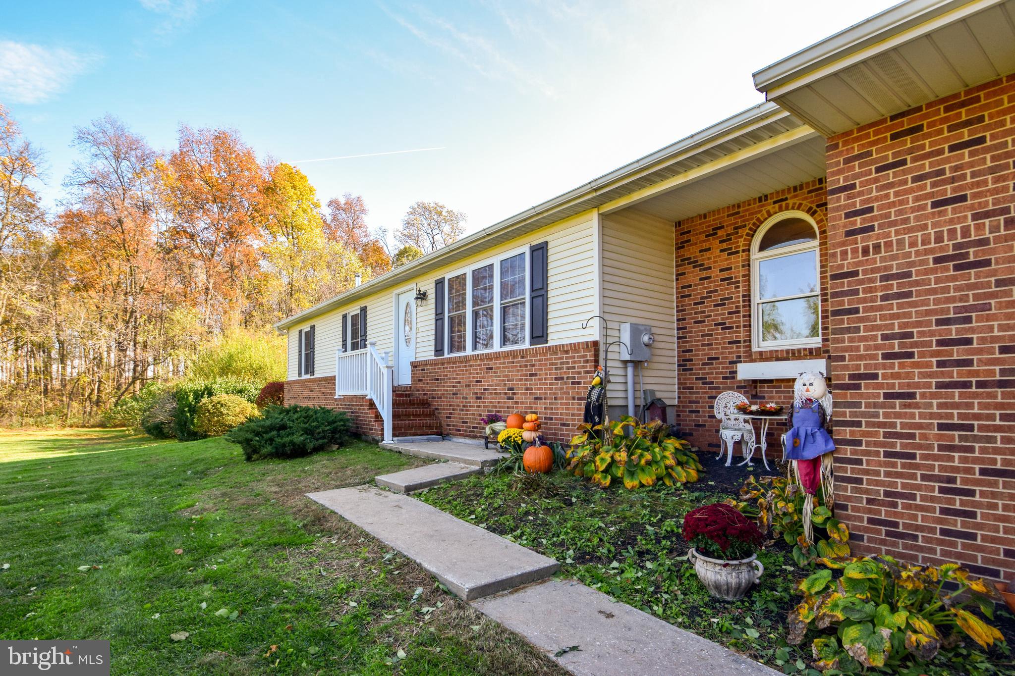 918 Thompson Road Fawn Grove, PA 17321 - Photo 4 of 37 Gallery Image 4