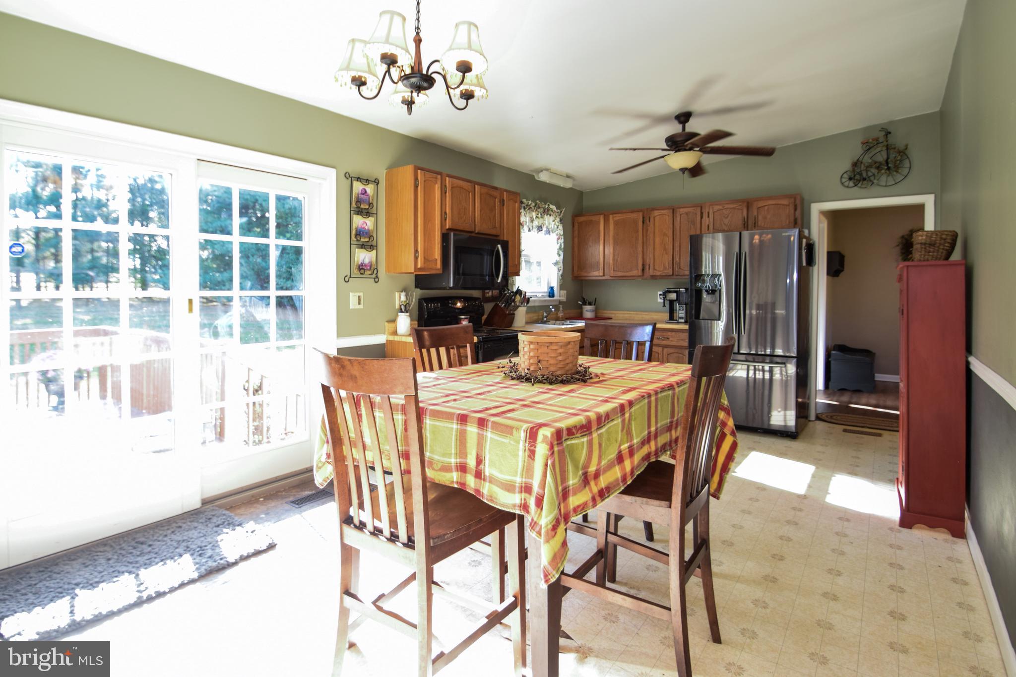 918 Thompson Road Fawn Grove, PA 17321 - Photo 8 of 37 Eat in Kitchen