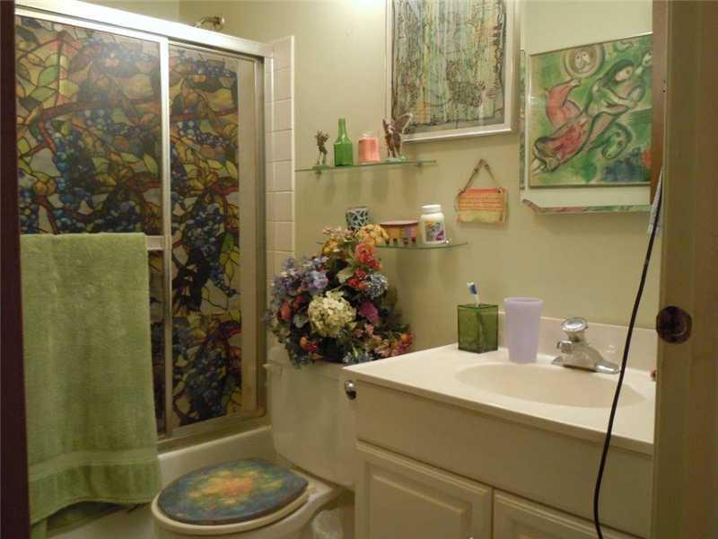 638 Deer Watch Road Bridgeville, PA 15017 - Photo 8 of 12 Full Bath.