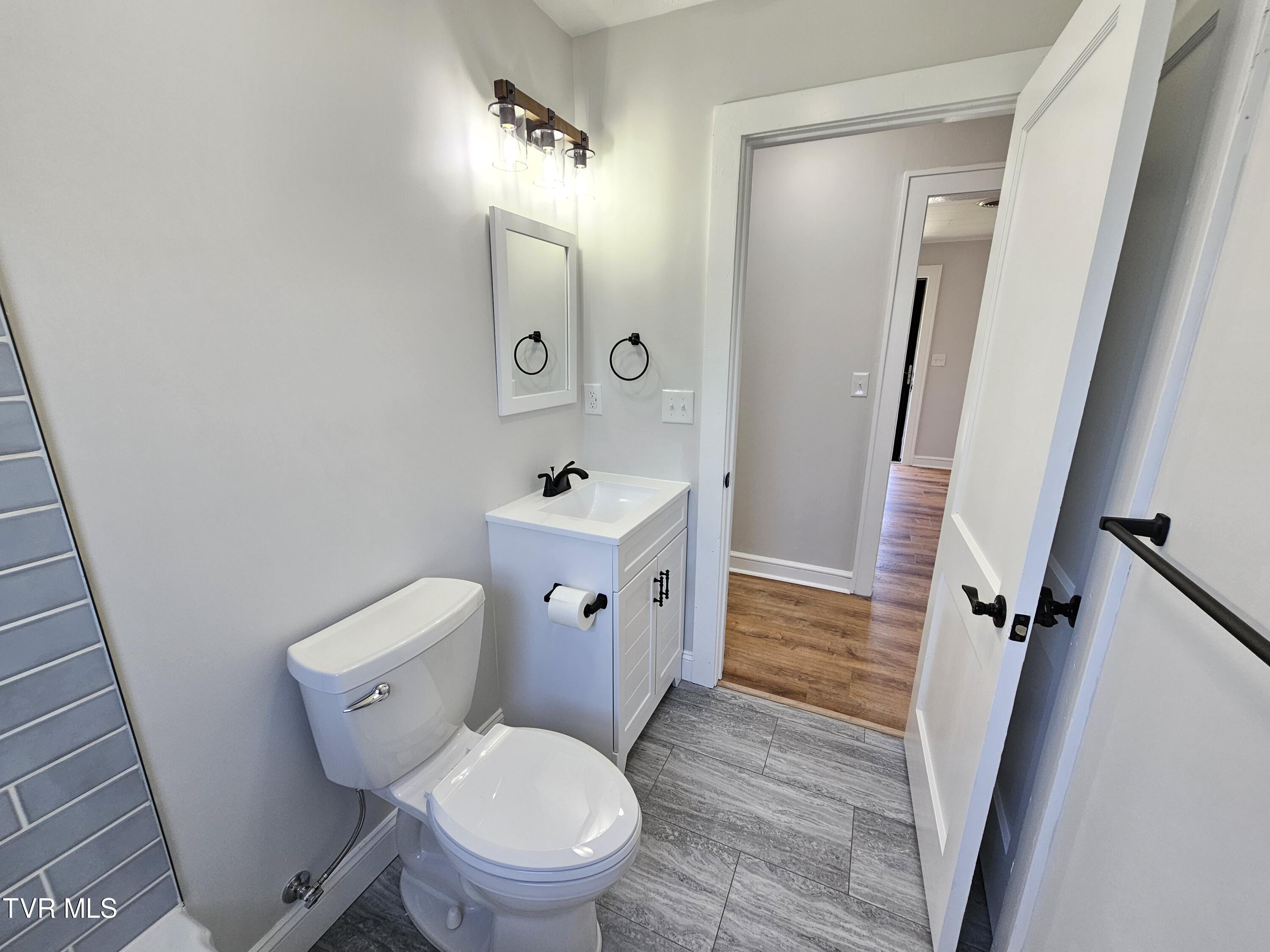 81 24th Street, Unit A Bristol, TN 37620 - Photo 13 of 18 20240429_121357 (1)