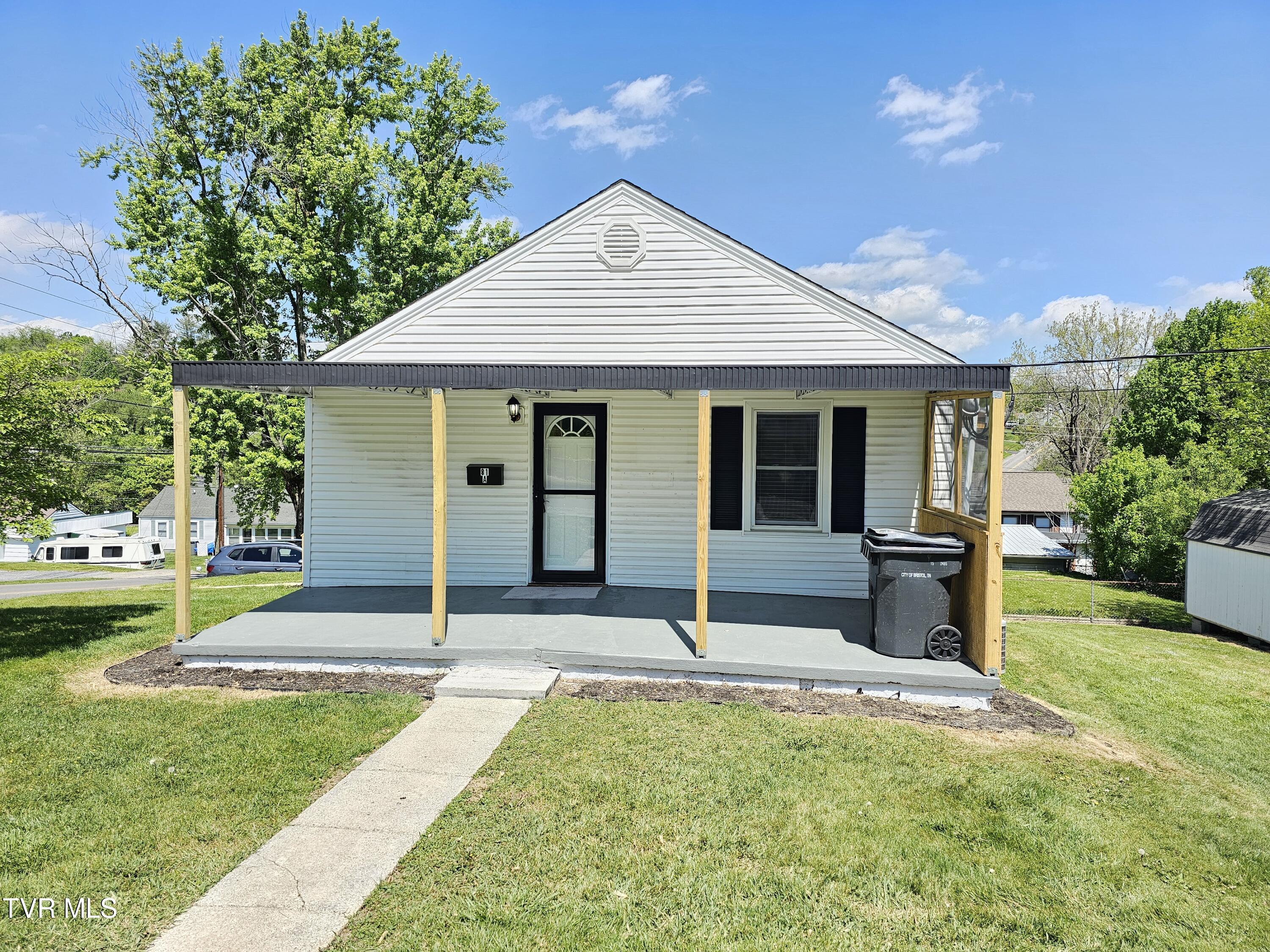 81 24th Street, Unit A Bristol, TN 37620 - Photo 2 of 18 20240429_120115 (1)