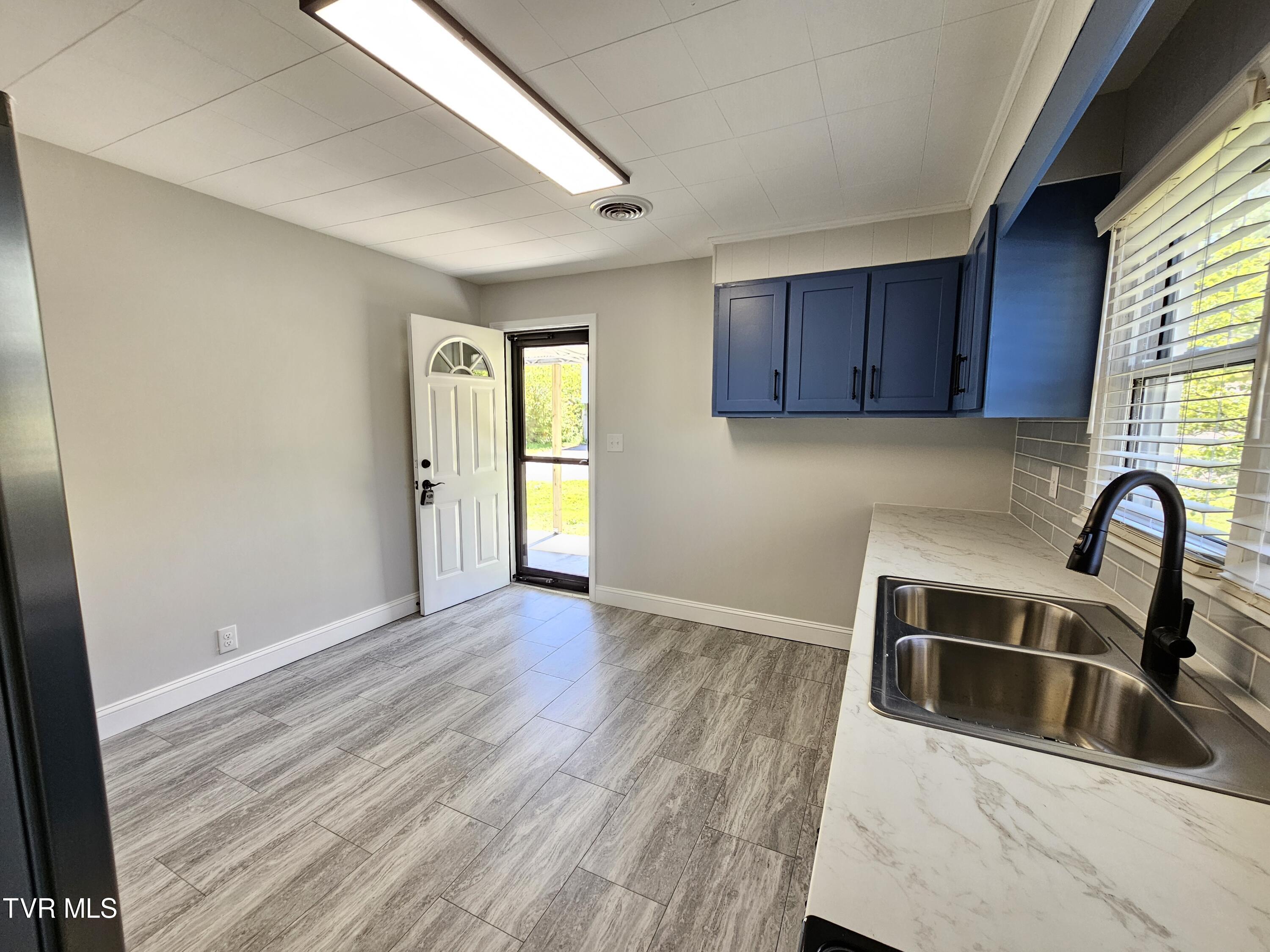 81 24th Street, Unit A Bristol, TN 37620 - Photo 6 of 18 20240429_120907 (1)