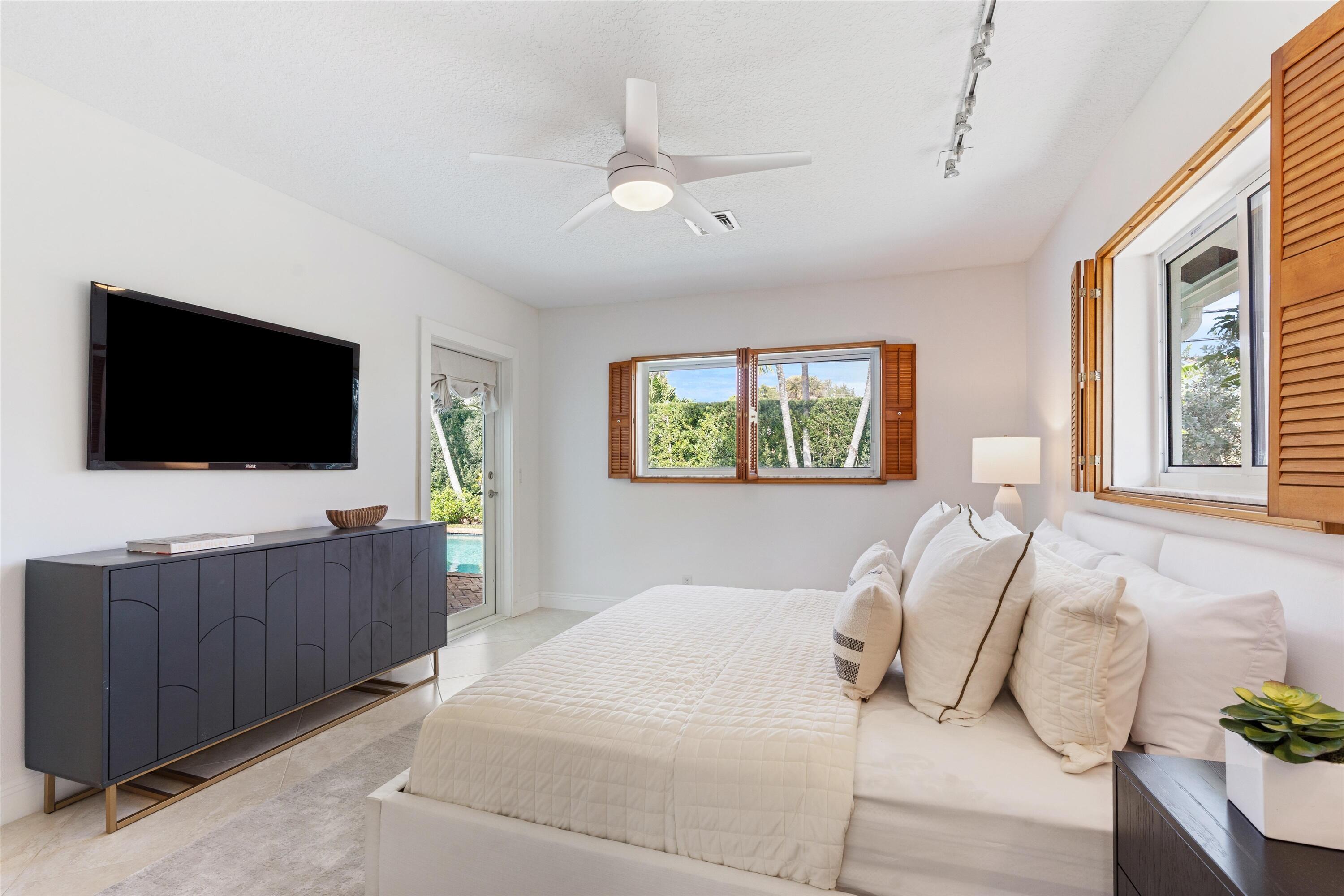 1041 Southwest 7th Street Boca Raton, FL 33486 - Photo 15 of 30 Primary Bedroom