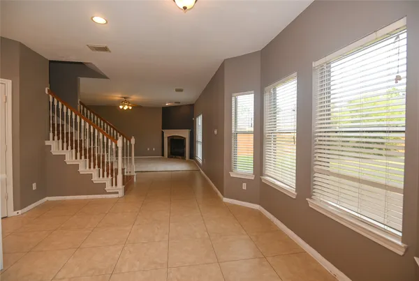 $2,600 | 3023 Hidden Mist Court, Pearland, TX 77584