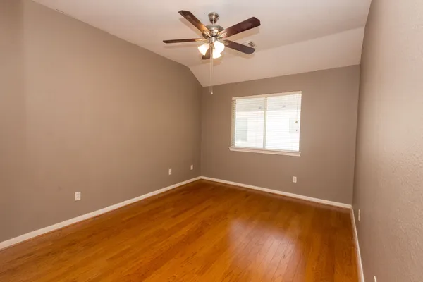 $2,600 | 3023 Hidden Mist Court, Pearland, TX 77584