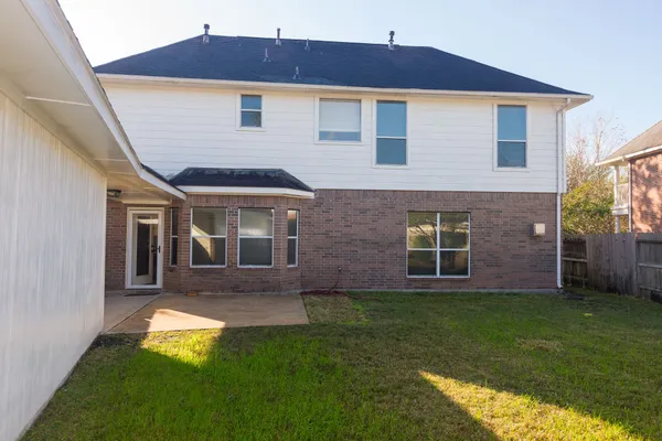 $2,600 | 3023 Hidden Mist Court, Pearland, TX 77584