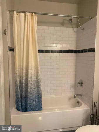 $1,900 | 4742 Pine Street, Unit 202, Philadelphia, PA 19143