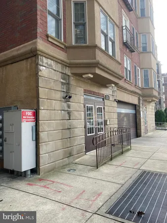 $1,900 | 4742 Pine Street, Unit 202, Philadelphia, PA 19143